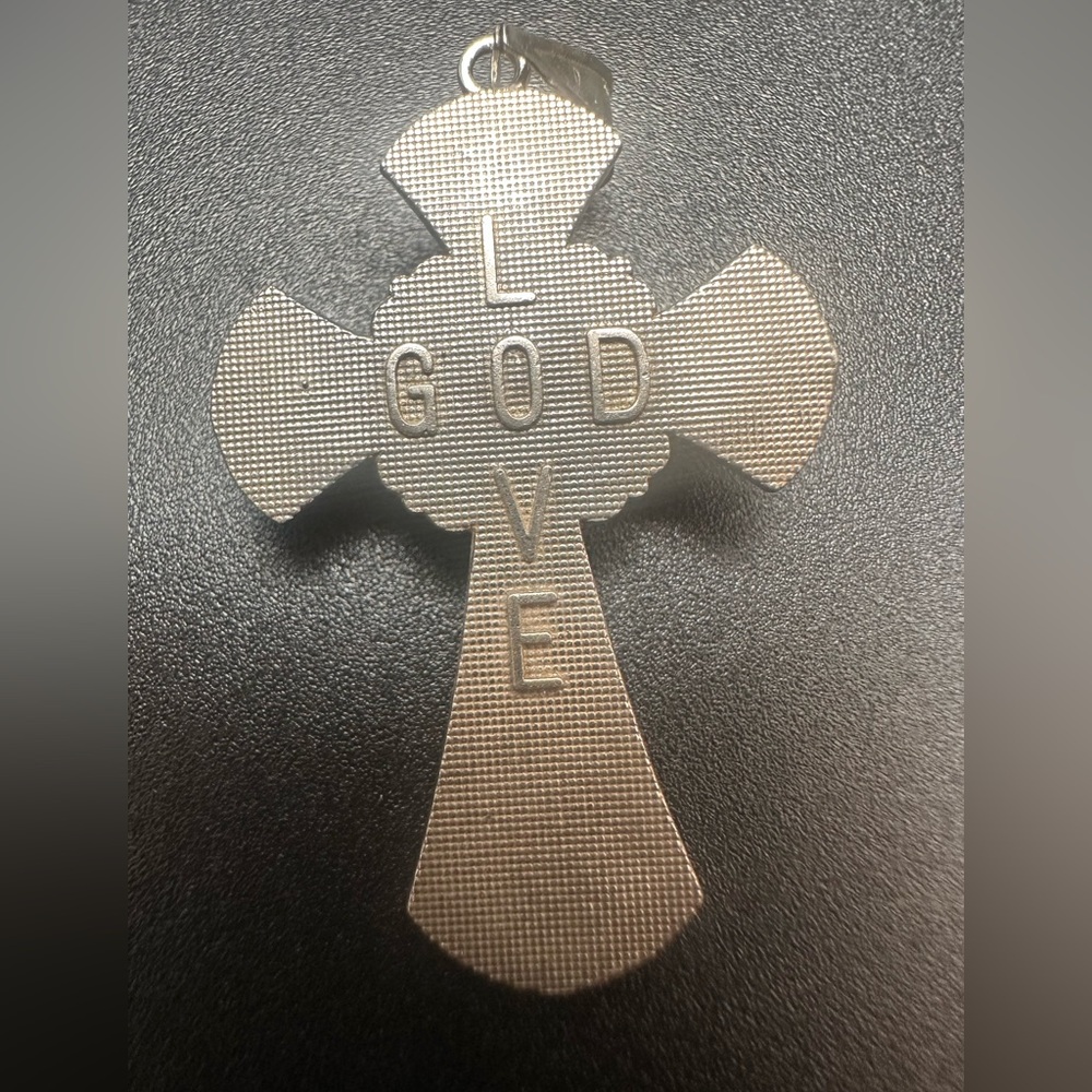 Sanctum Radiance Cross - Picture 2 of 3
